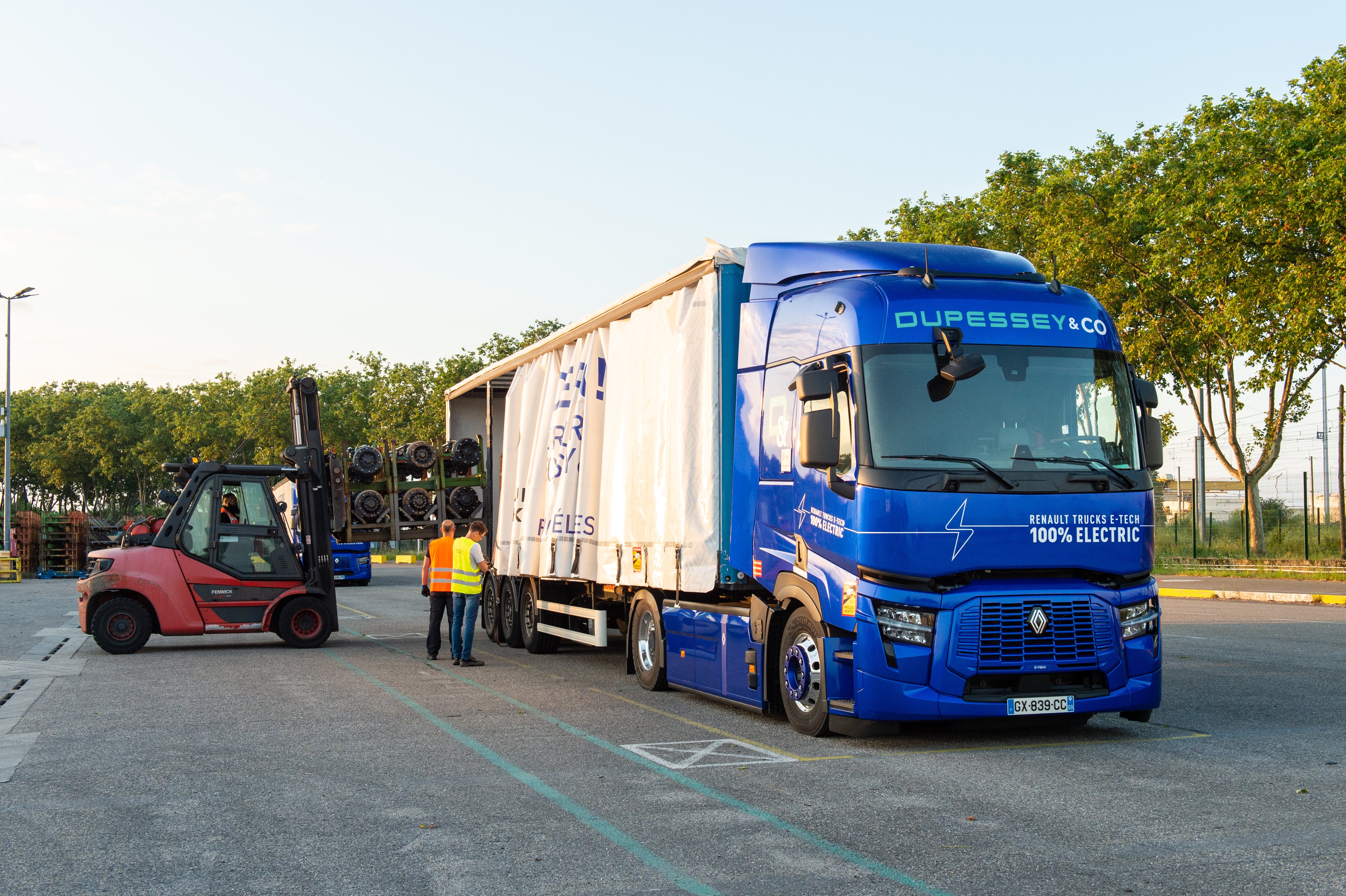 1721648796-renault-trucks-lojistik-su-rec-lerinin-elektrifikasyonu-go-rsel-2.jpeg