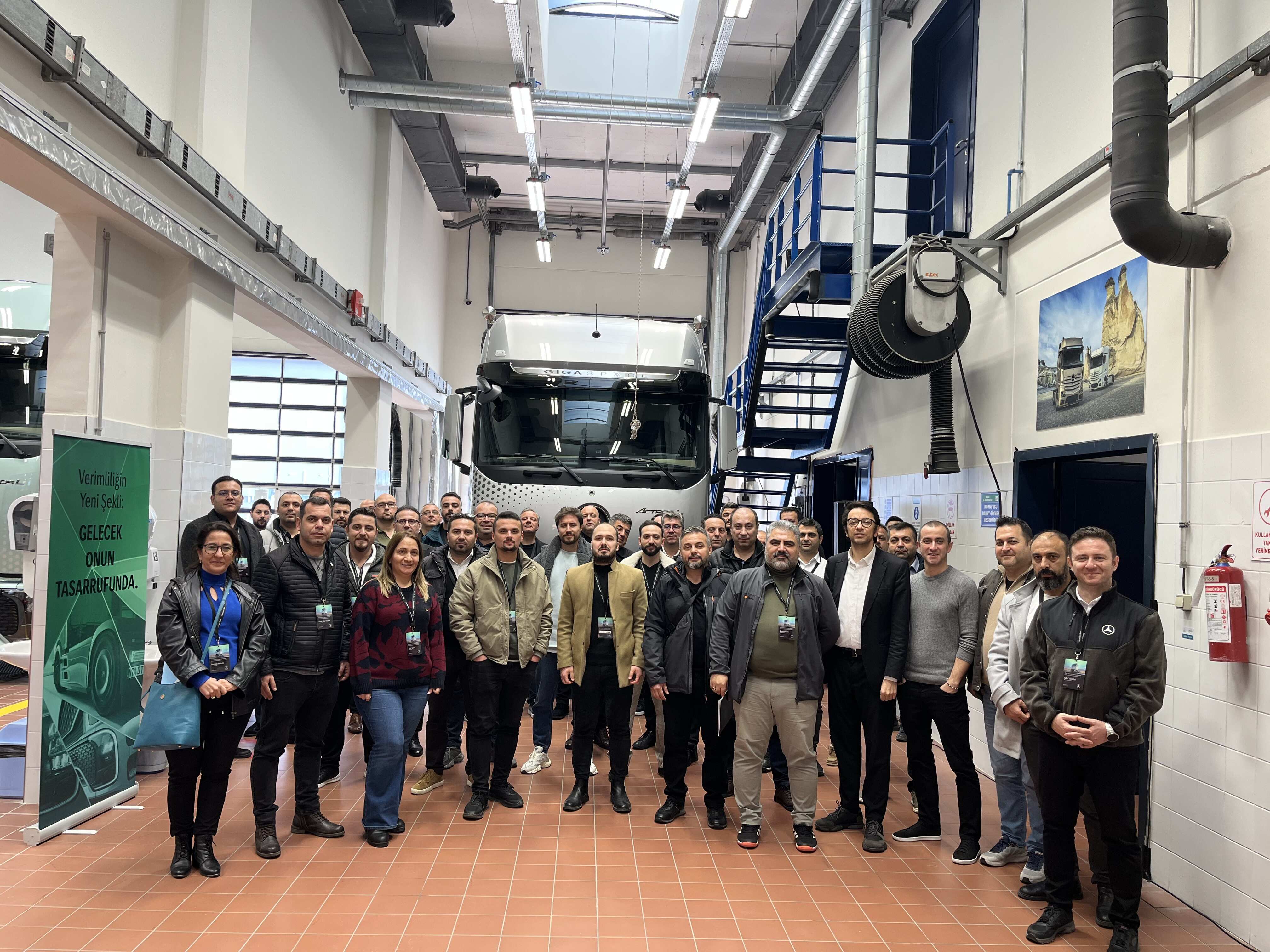 mercedes-benz-turk-bayileri-yeni-actros-l-egitimi-1.jpeg