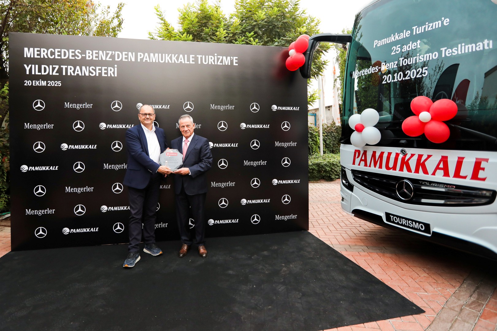 pamukkale-turizm-filosunu-25-adet-mercedes-benz-tourismo-16-rhd-21-ile-guclendirdi-4.jpg