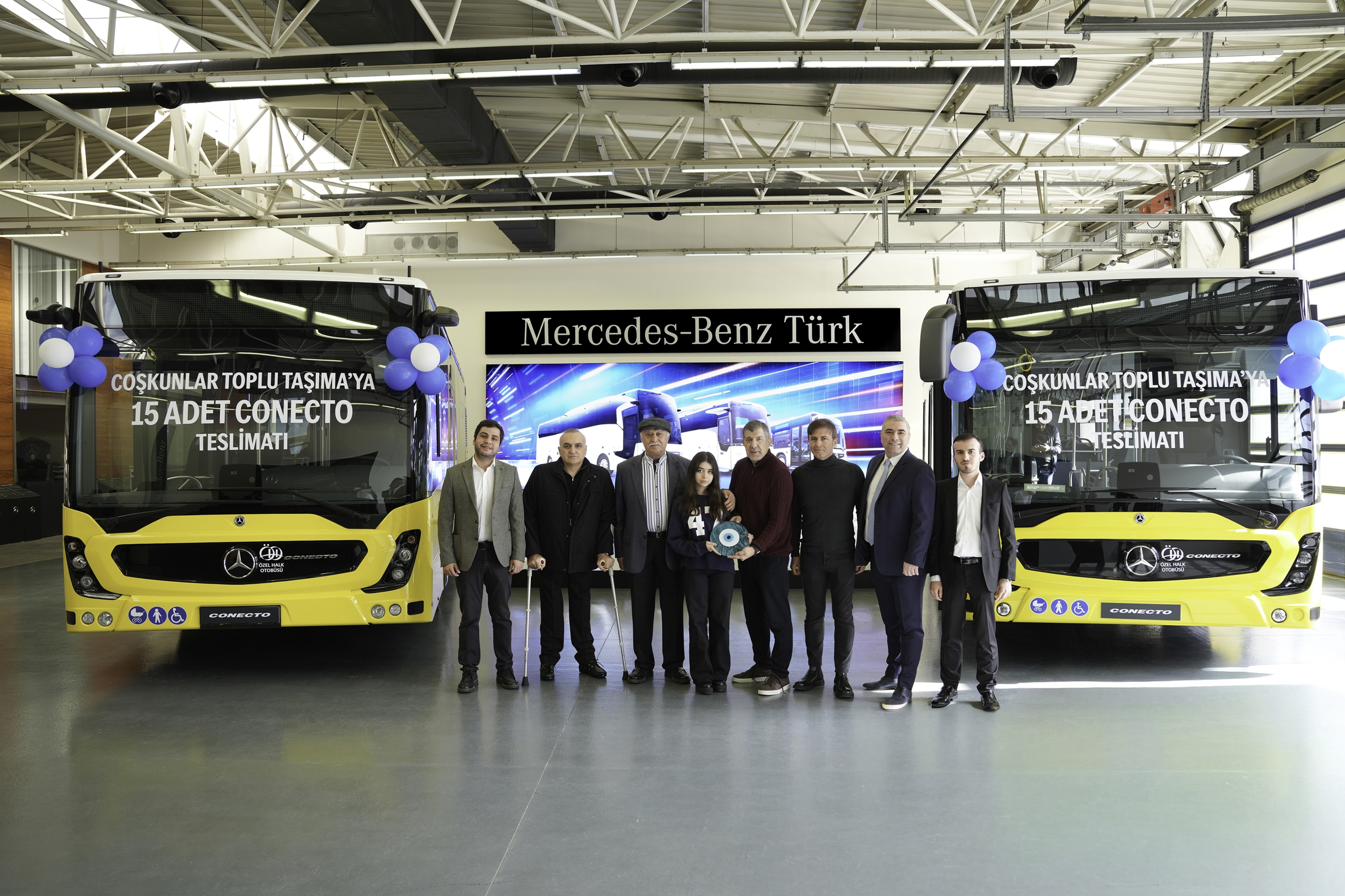 mercedes-benz-turkten-coskunlar-toplu-tasima-hizmetlerine-15-adet-2026-model-mercedes-benz-conecto-otobus-teslimati-2.jpeg
