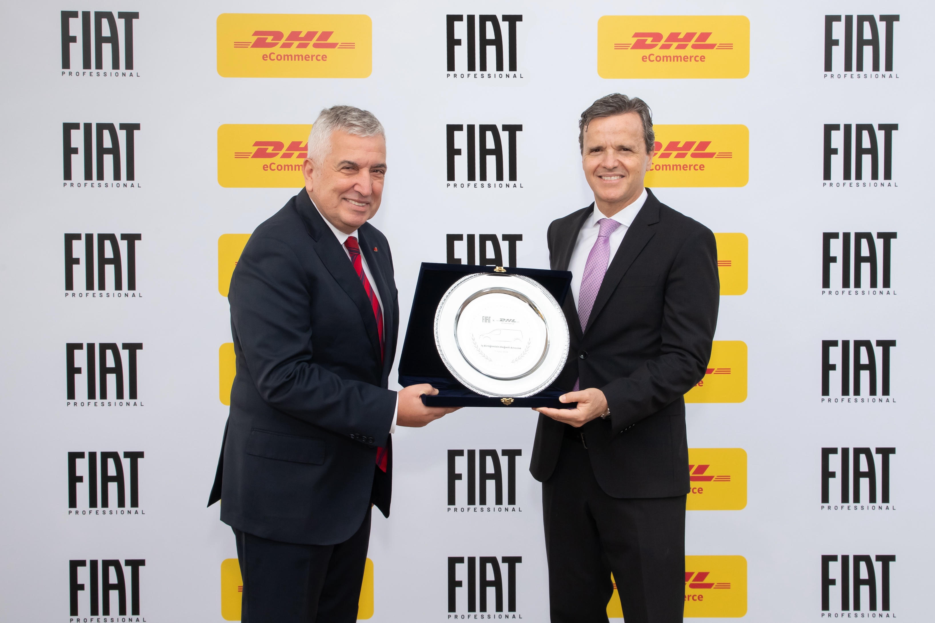 tofas-ceosu-cengiz-eroldu-dhl-ecommerce-ceosu-pablo-ciano-2.jpg