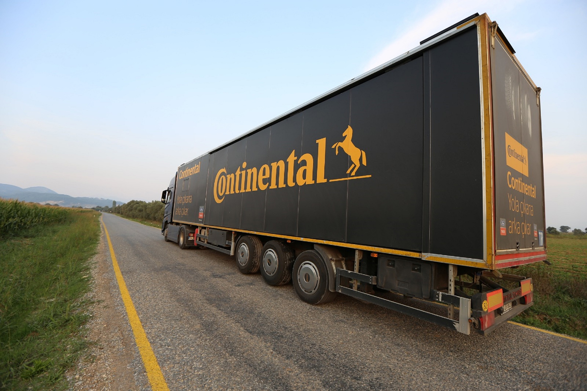 continental-kamyon-lastikleri.jpg