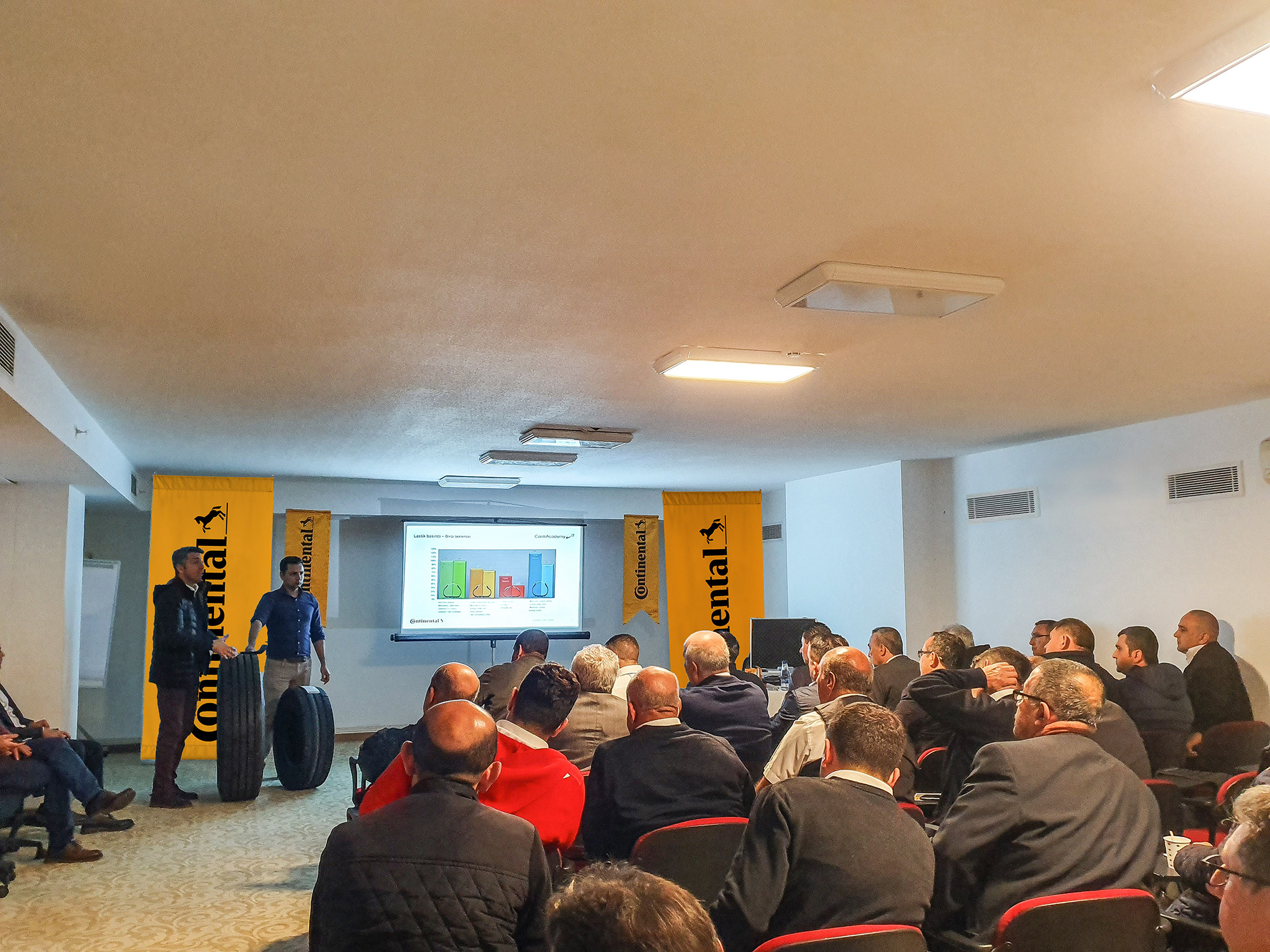 continental-turkiye-lastik-egitimi-side-tur.jpg