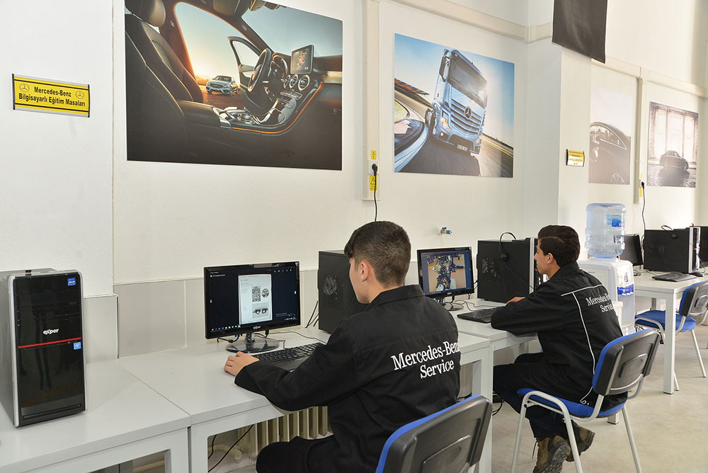 corum-sehit-emin-guner-mtal-mercedes-benz-laboratuvari-acilisi-.jpg