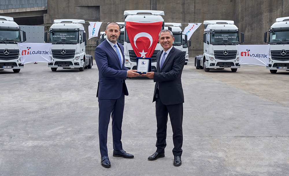 eti-lojistik-mercedes-benz-teslimat.jpg