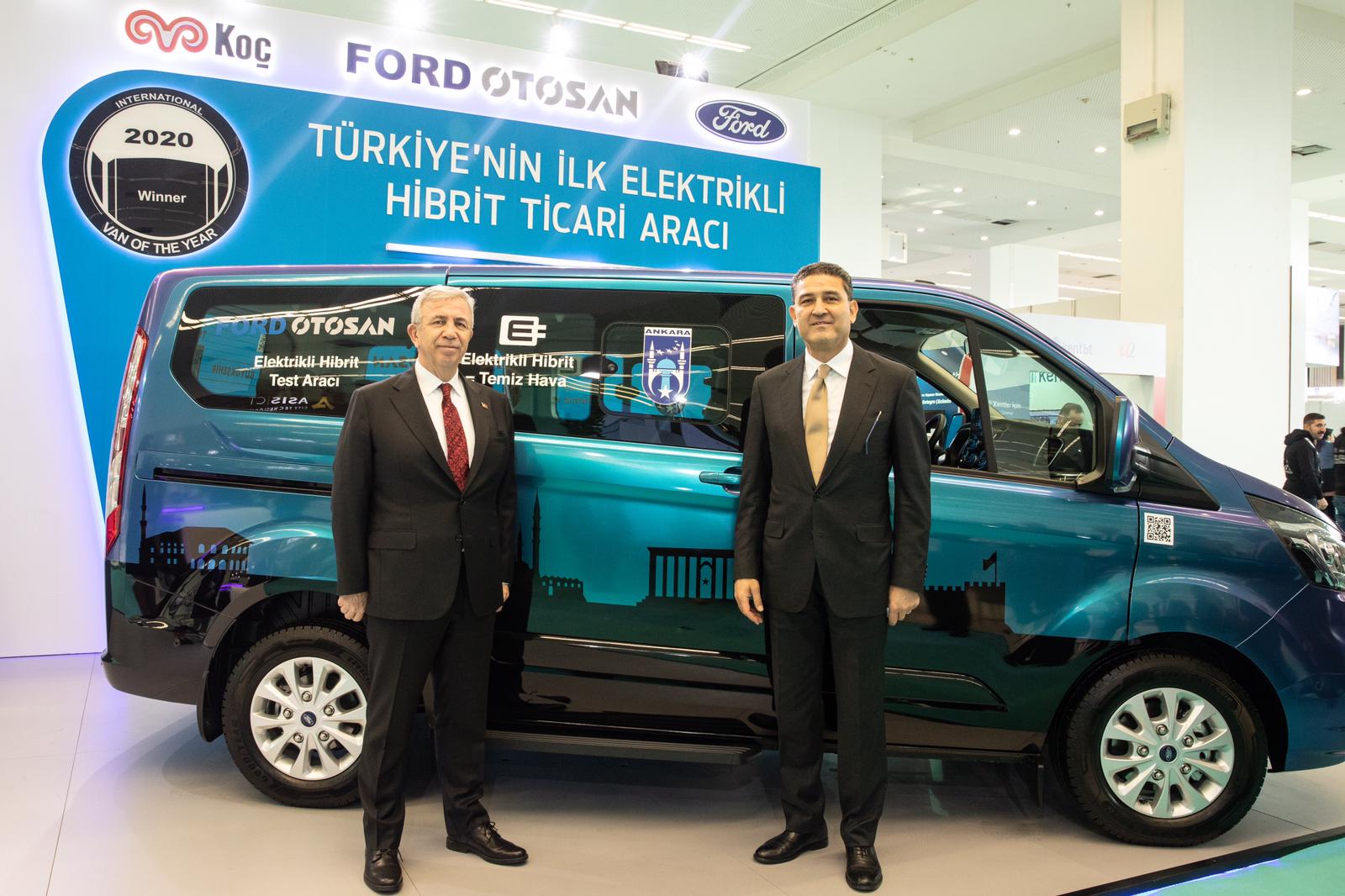 ford-custom-phev_ankara-bbb-mansur-yavas--ford-otosan-gm-haydar-yenigun.jpeg