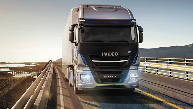 iveco-stralis-xp-2017-model-(1).jpg