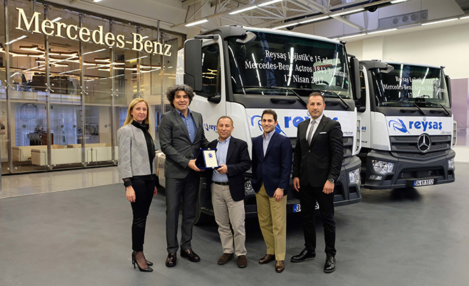 mercedes-004.jpg mercedes-004.jpg