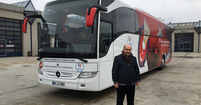 mercedes-badminton.jpg mercedes-badminton.jpg