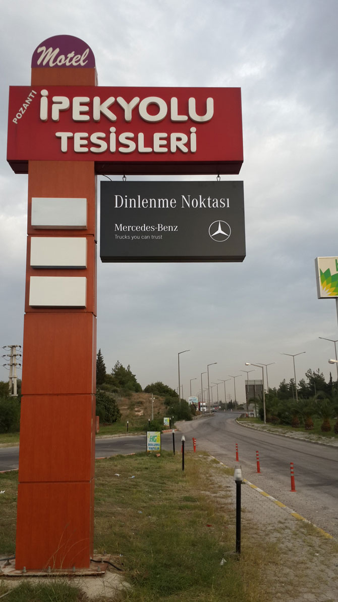 mercedes-benz-dinlenme-noktasi-(1).jpg