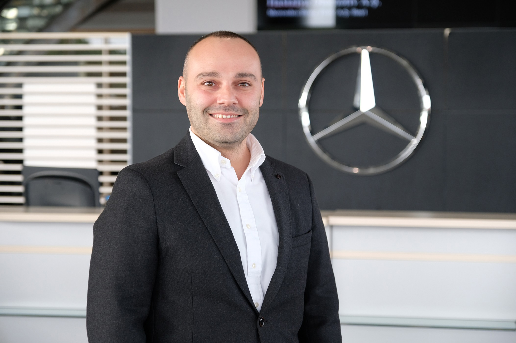 mercedes-benz-otomotiv-hafif-ticari-araclar-pazarlama-grup-muduru-onur-ahi.jpg