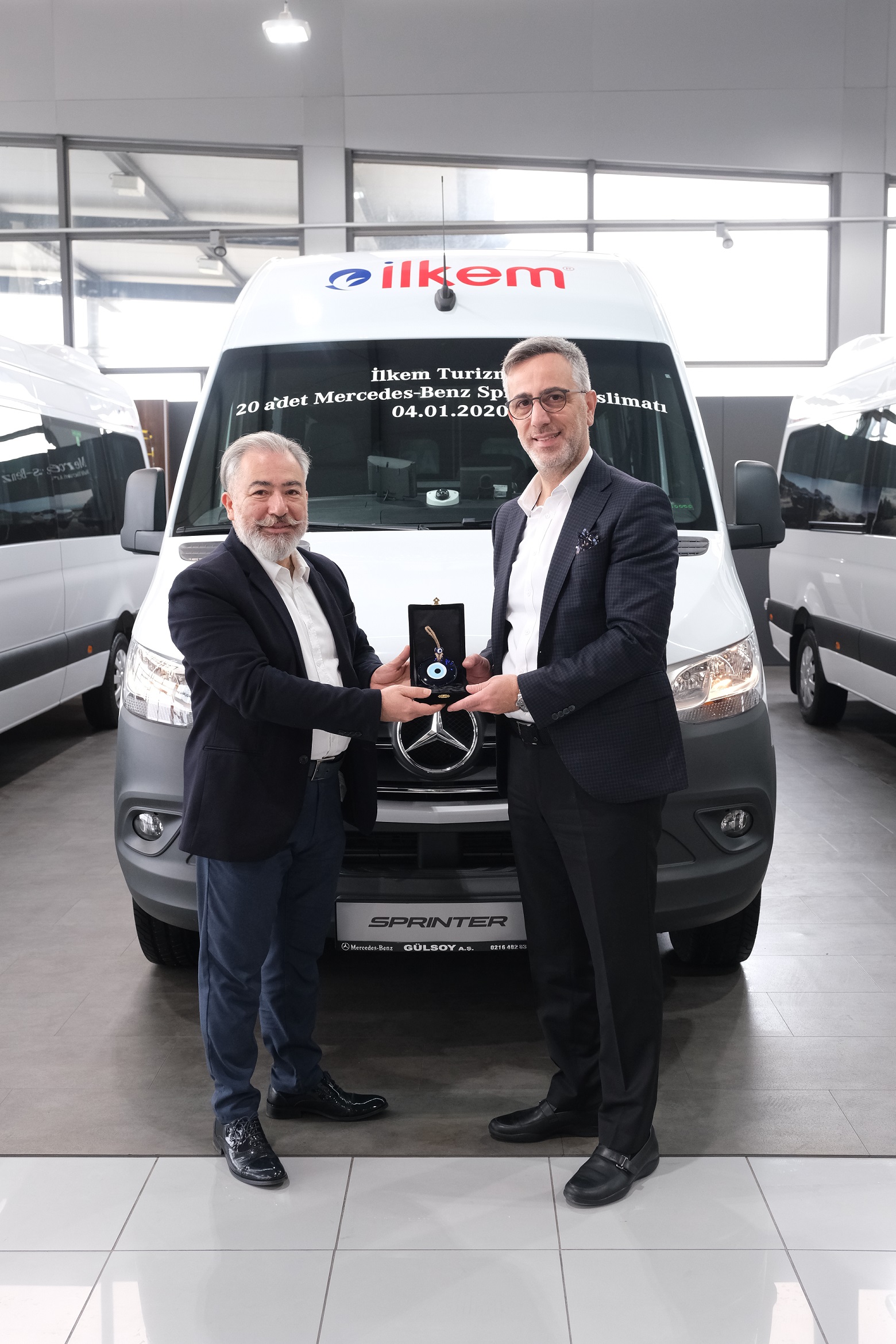 mercedes-benz-otomotiv-ticaret-ve-hizmetlerden-ilkem-turizme-20-adet-sprinter-teslimati(2).jpg