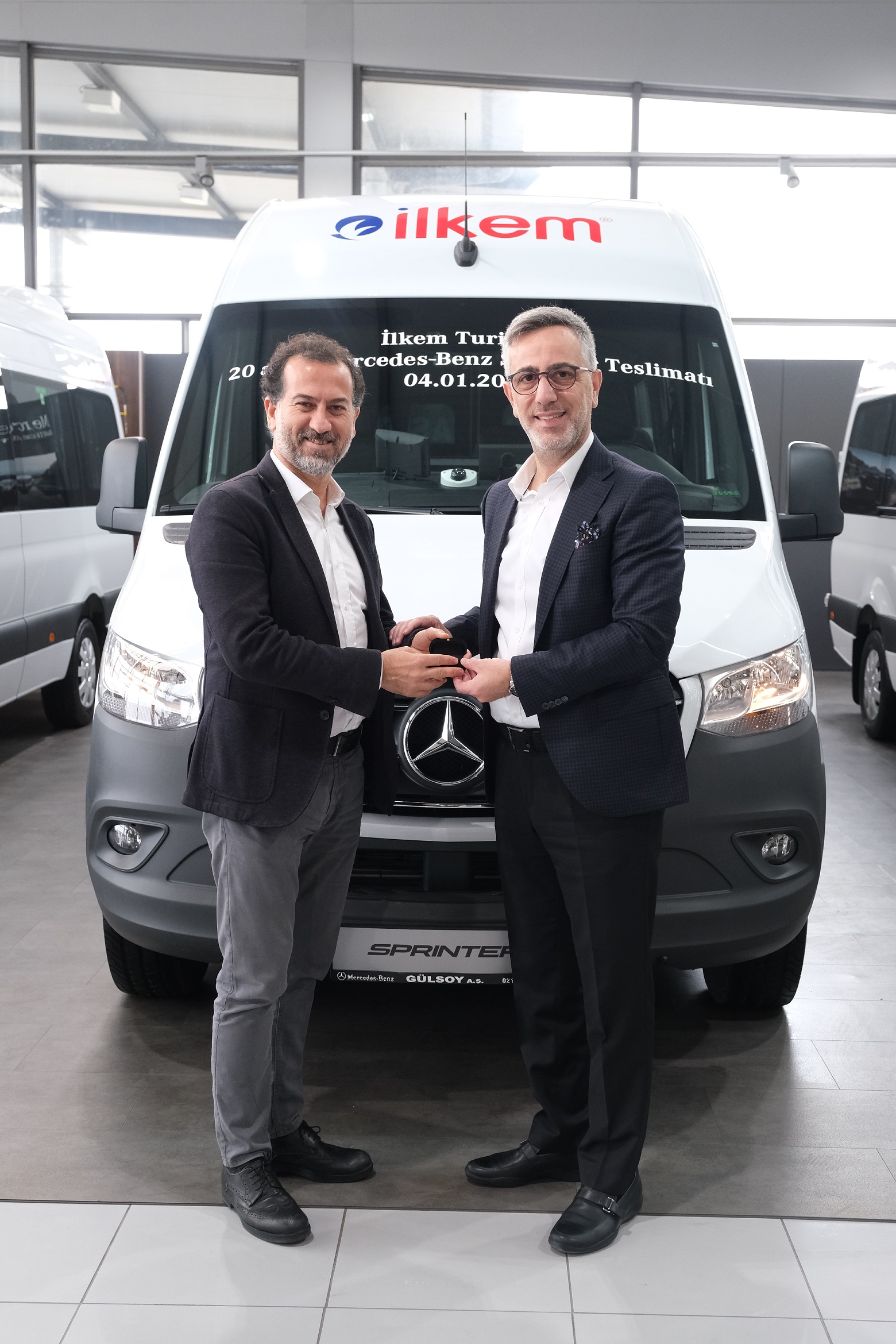 mercedes-benz-otomotiv-ticaret-ve-hizmetlerden-ilkem-turizme-20-adet-sprinter-teslimati(3).jpg