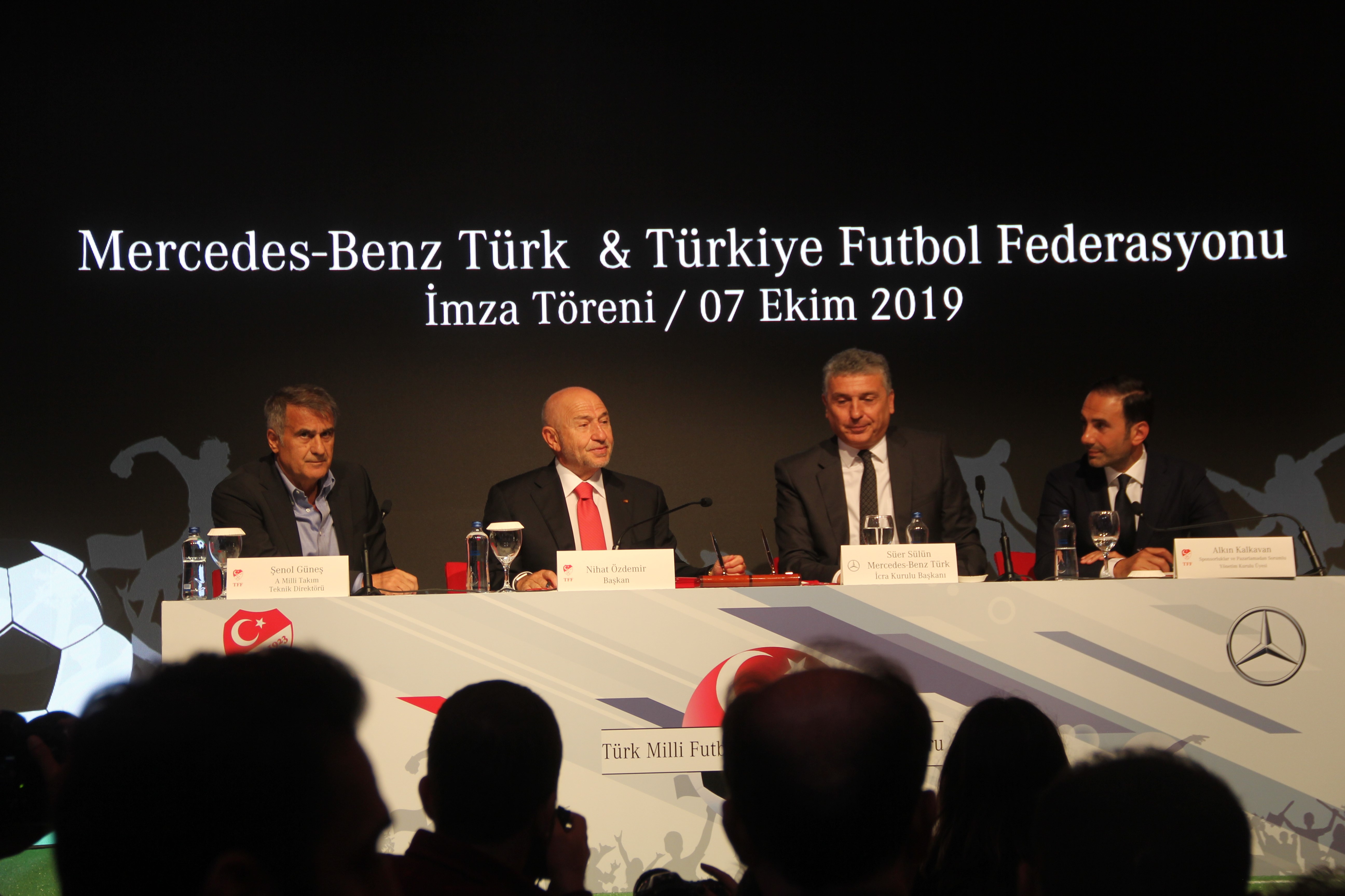 mercedes-benz-turk-tff-imza-toreni-.jpg