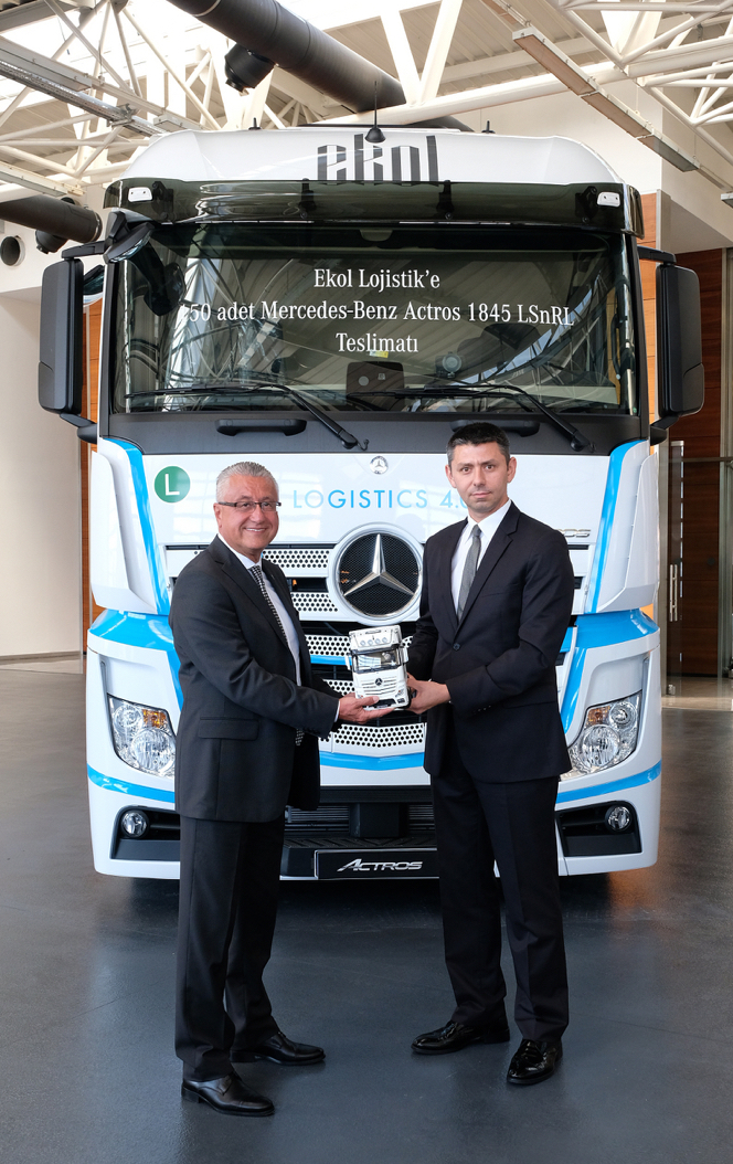 mercedes-benz-turkten-ekol-lojistike-150-adetlik-actros-teslimati-(3).jpg