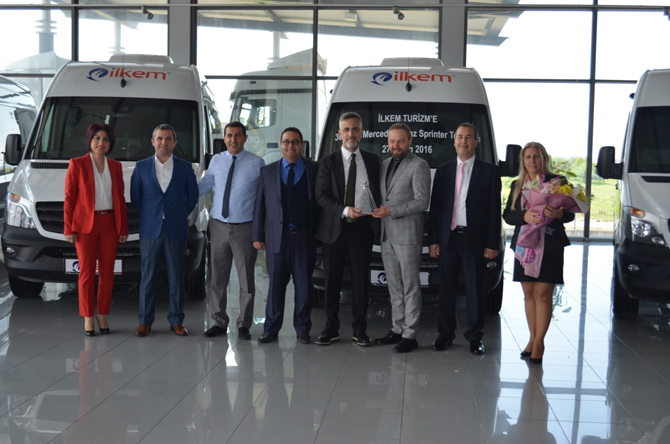 mercedes-benz-turkten-ilkem-turizme-sprinter-teslimati(2).jpg
