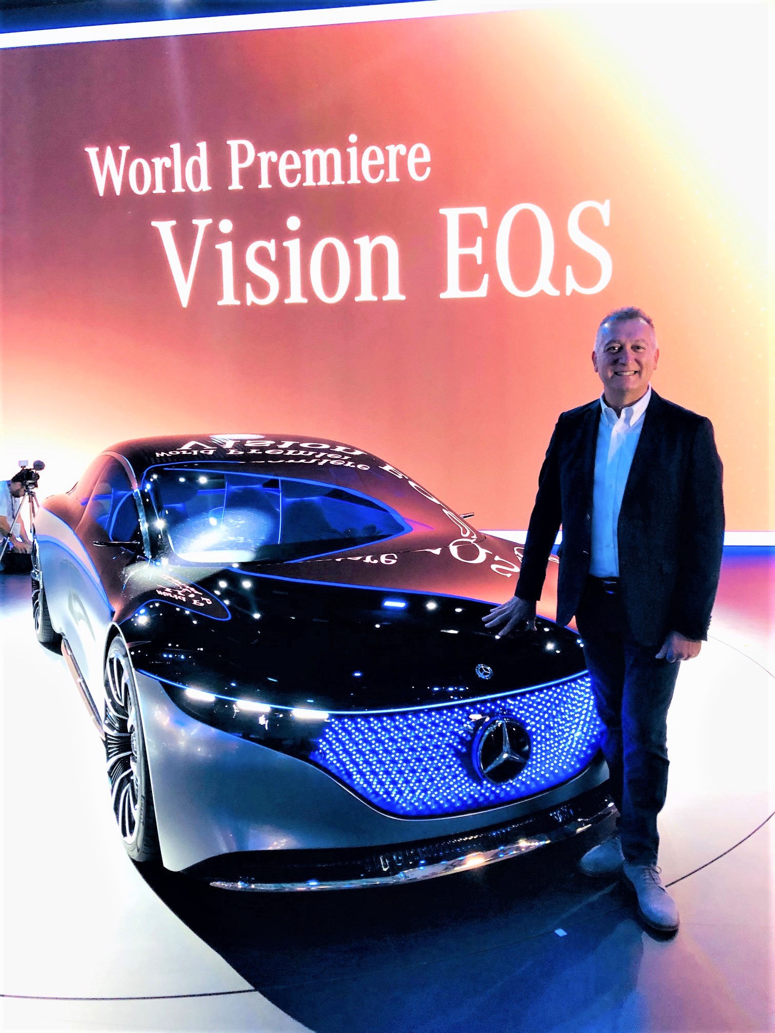 mercedes-benz-vision-eqs---sukru-bekdikhan-001.jpg