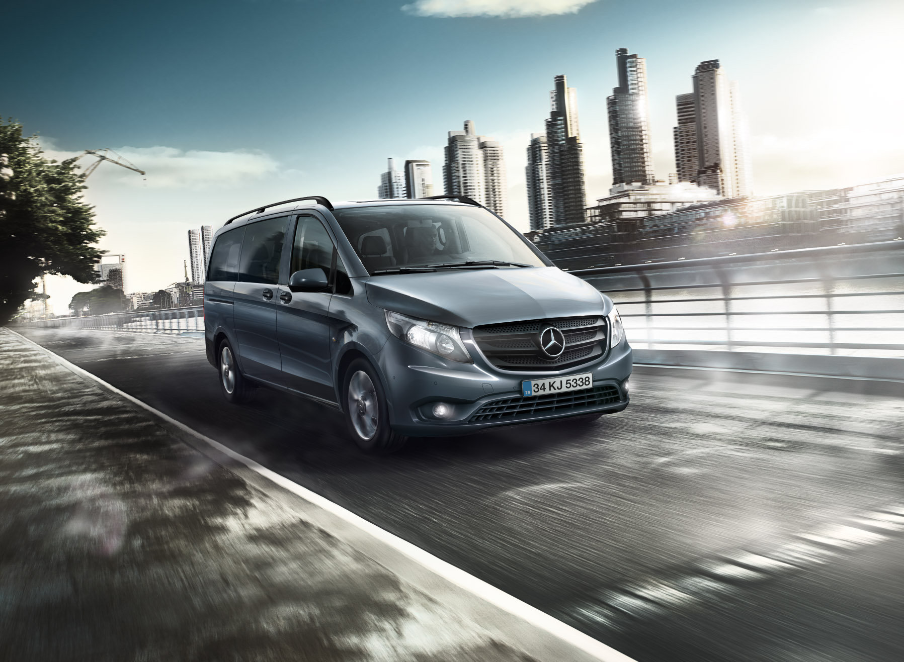 mercedes-benz-vito-tourer-001.jpg