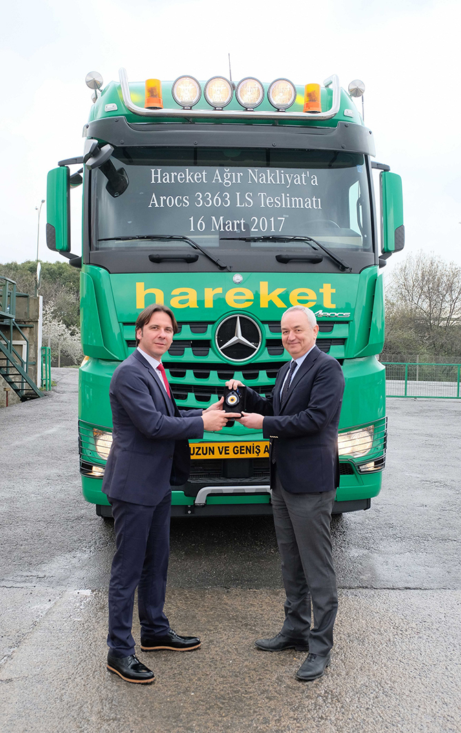 mercedes-internet.jpg mercedes-internet.jpg