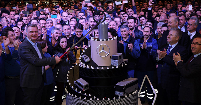 mercedes-kutlama.jpg mercedes-kutlama.jpg