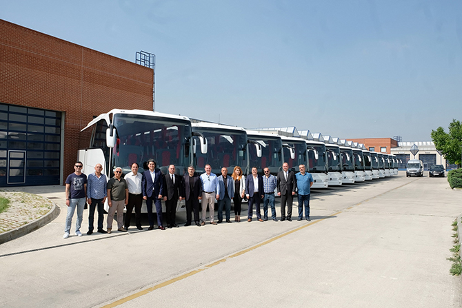 mercedes_teslimat.jpg mercedes_teslimat.jpg