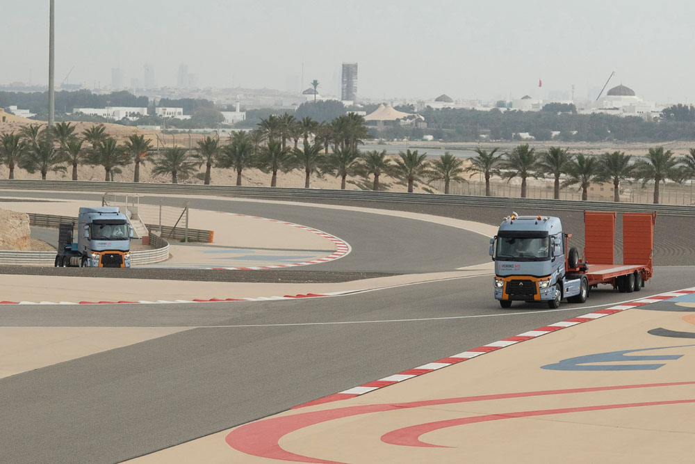 renault-trucks-bahreyn-f-1-pisti.jpg