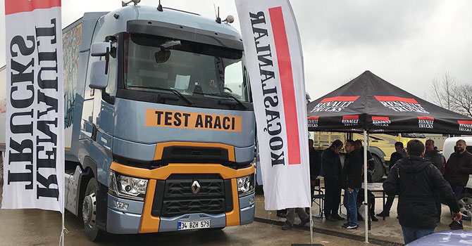renaulttrucks_roadshow.jpg