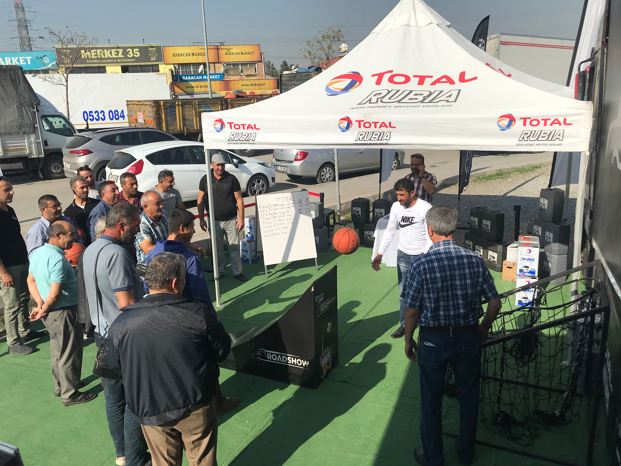 total-rubia-roadshow-001.jpg