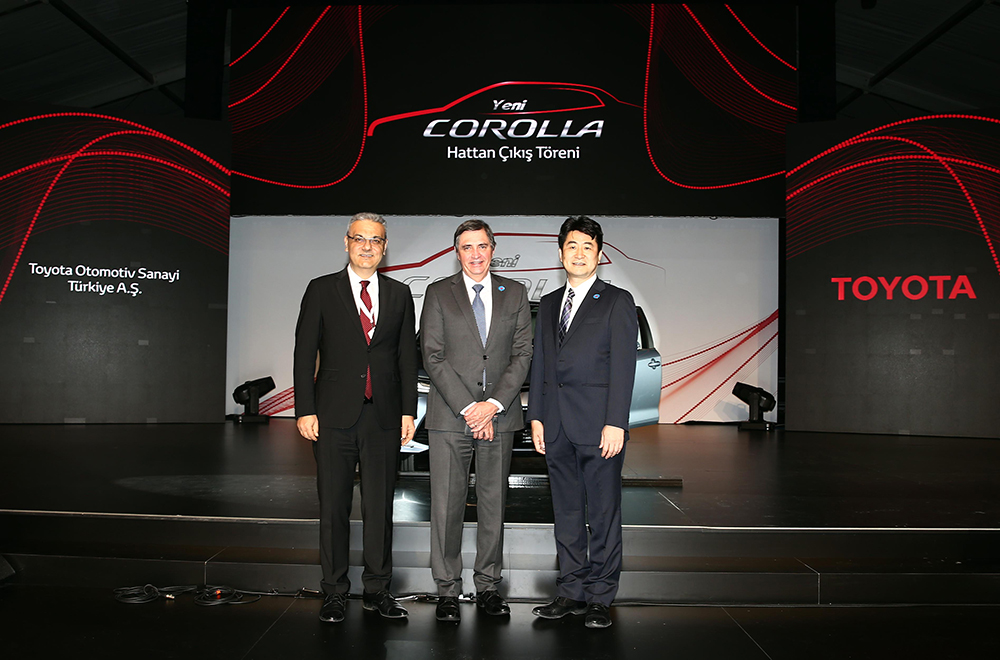 toyota-corolla-sakarya-hattan-cikis-toreni.jpg