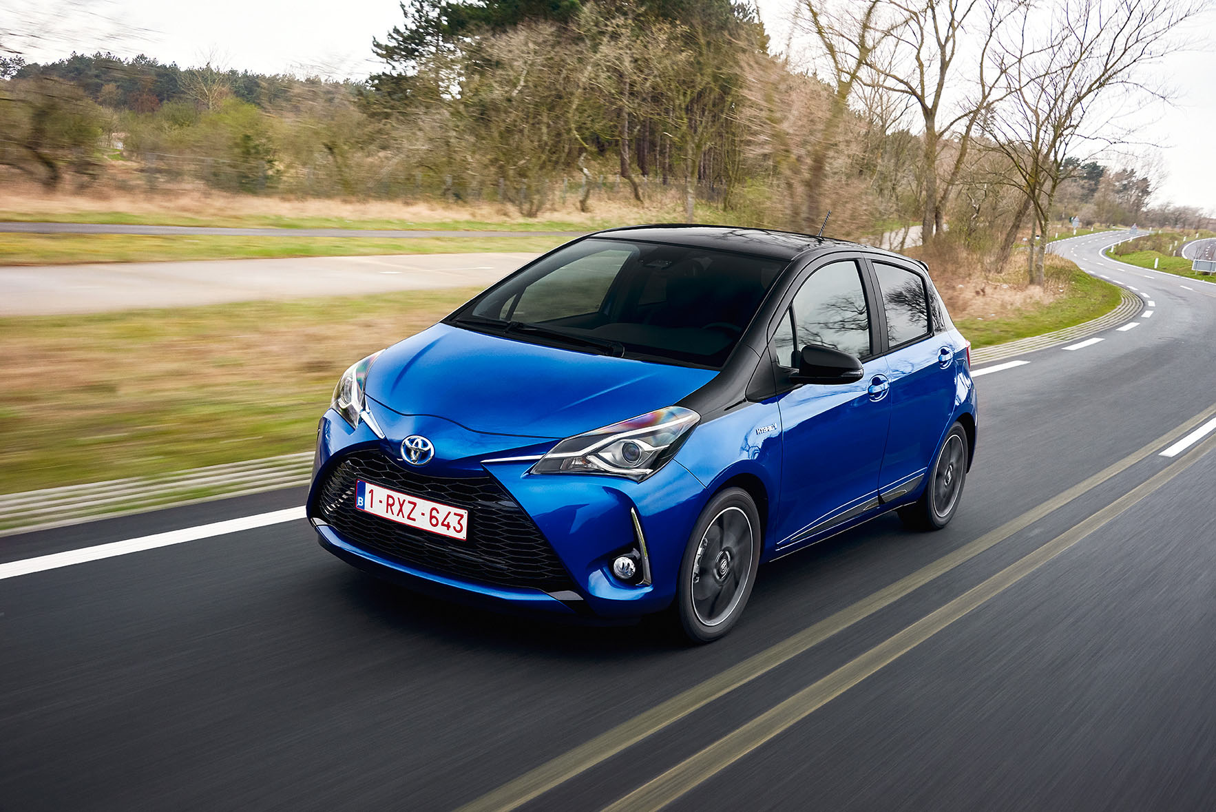yaris-hybrid.jpg